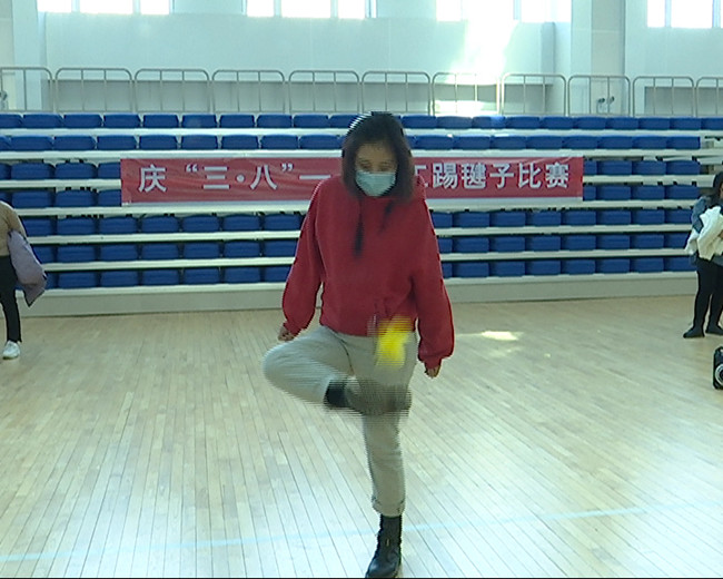 踢毽子2_副本.jpg