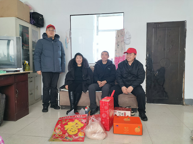 第一管理区团支部开展寒冬时节送温暖 浓浓关爱显真情主题团日活动_副本.jpg